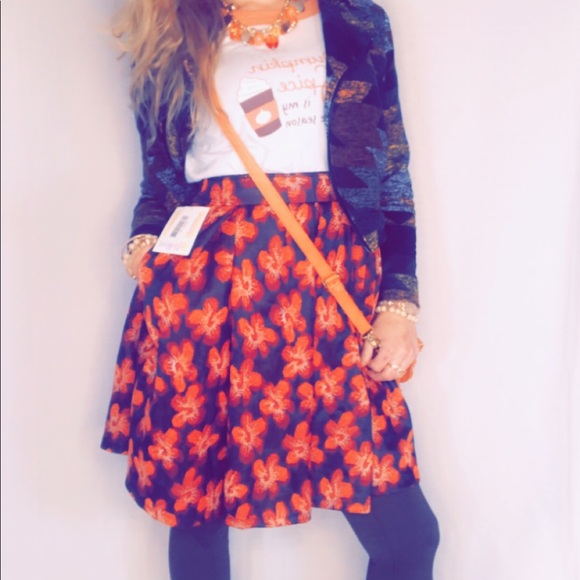 Who doesn’t 💕LOVE a great fall outfit?!?! - Picture 2 of 5